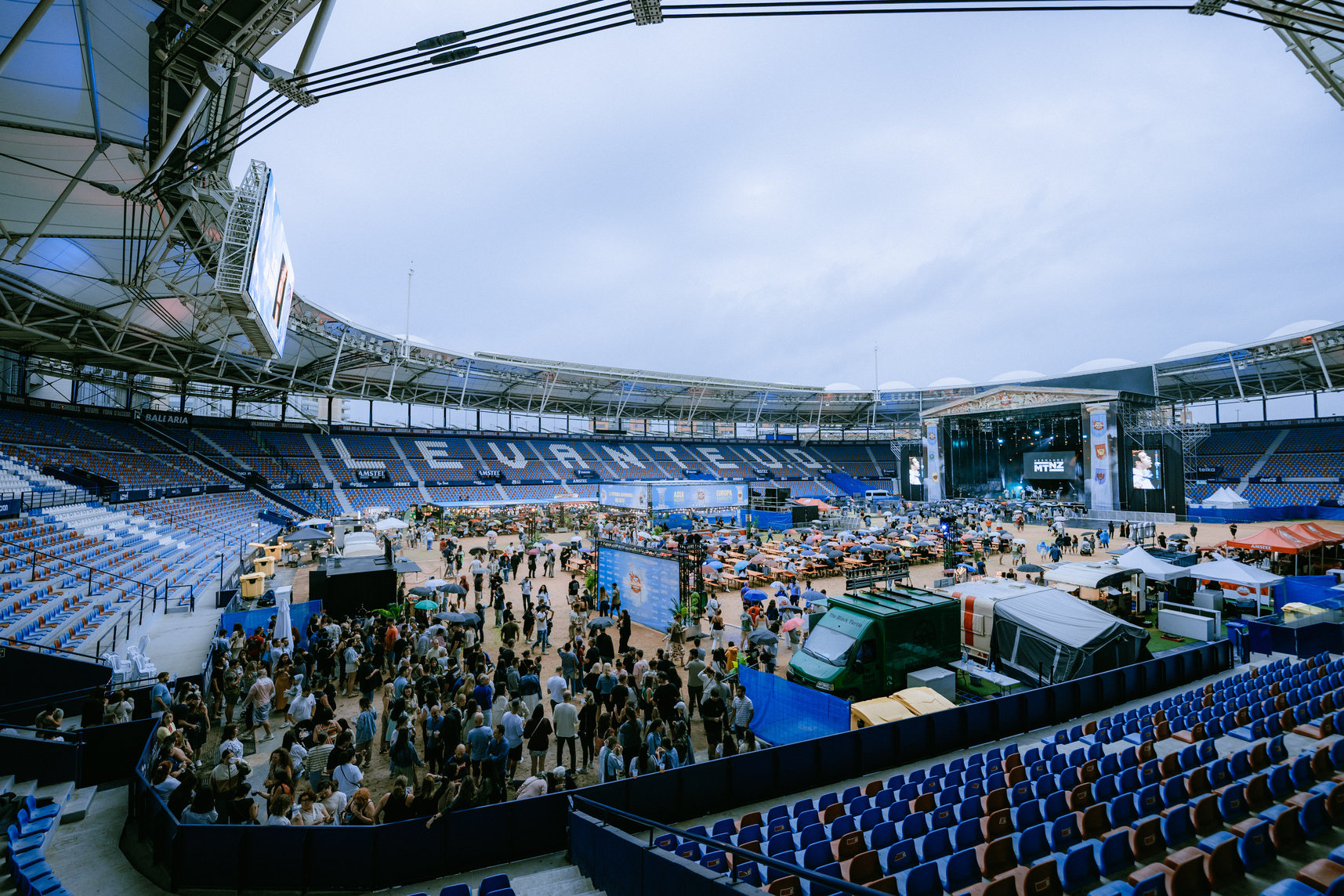 Gastro League en directo — escenario principal y corazón de marca